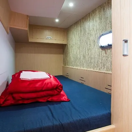 Jacht Motorowy Tes 393 Illuminatus Bateau-hôtel *