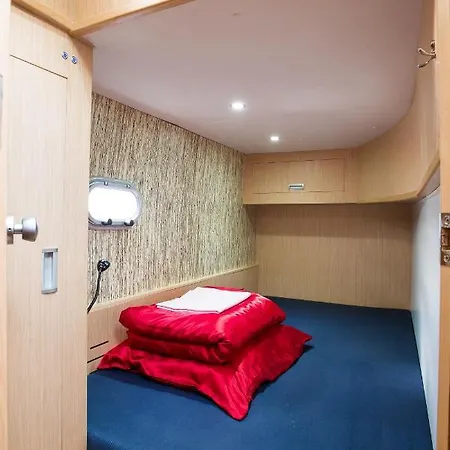 Bateau-hôtel Jacht Motorowy Tes 393 Illuminatus