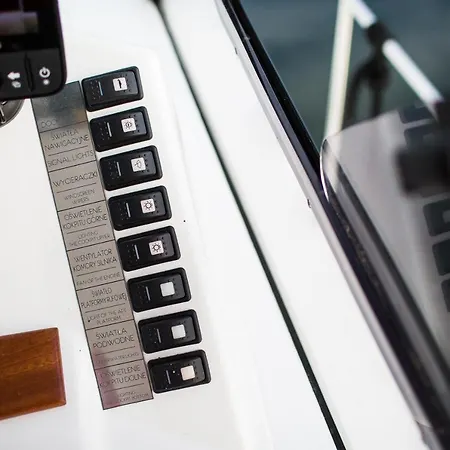 Botel Jacht Motorowy Tes 393 Illuminatus