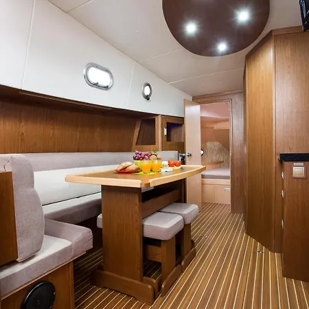 Botel Jacht Motorowy Tes 393 Illuminatus Wilkasy