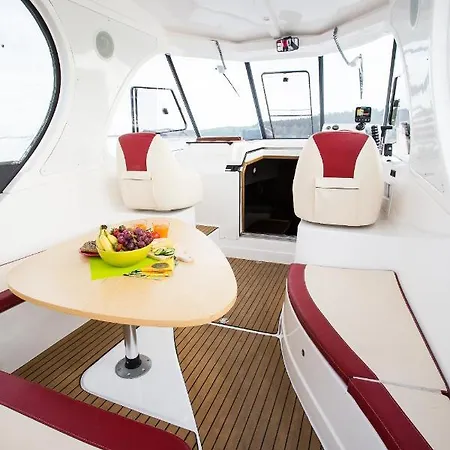 Botel Jacht Motorowy Tes 393 Illuminatus *