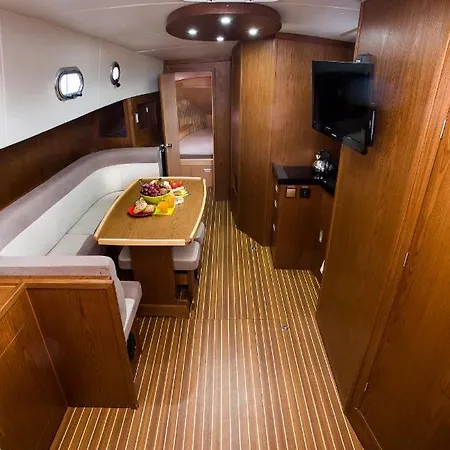 Botel Jacht Motorowy Tes 393 Illuminatus Wilkasy